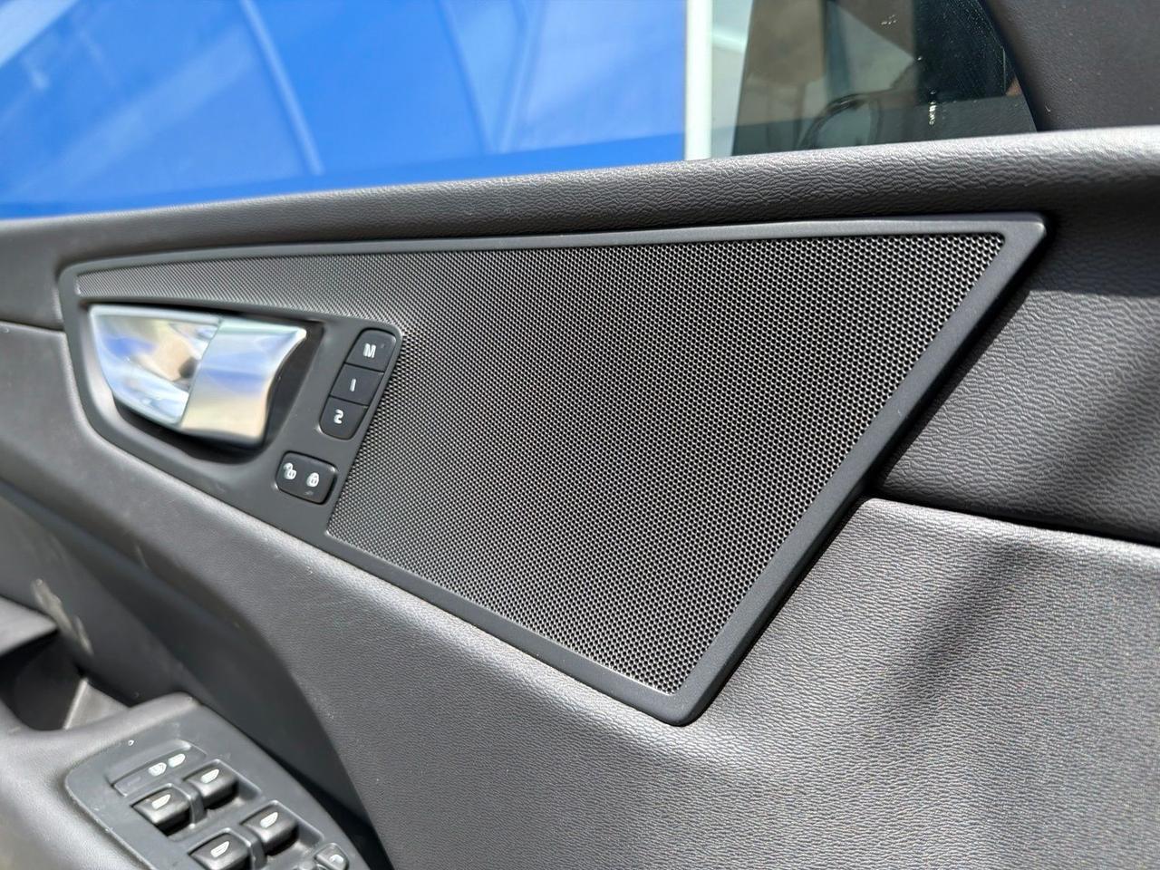 2025 Volvo XC60 B5 Plus Bend OR