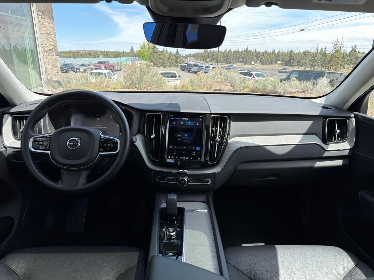 2025 Volvo XC60 B5 Plus Bend OR