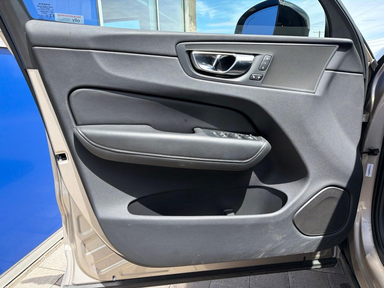 2025 Volvo XC60 B5 Plus Bend OR