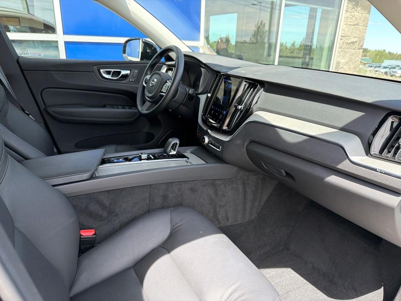 2025 Volvo XC60 B5 Plus Bend OR