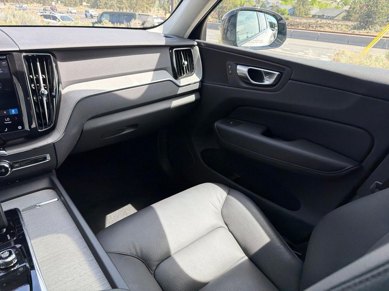 2025 Volvo XC60 B5 Plus Bend OR
