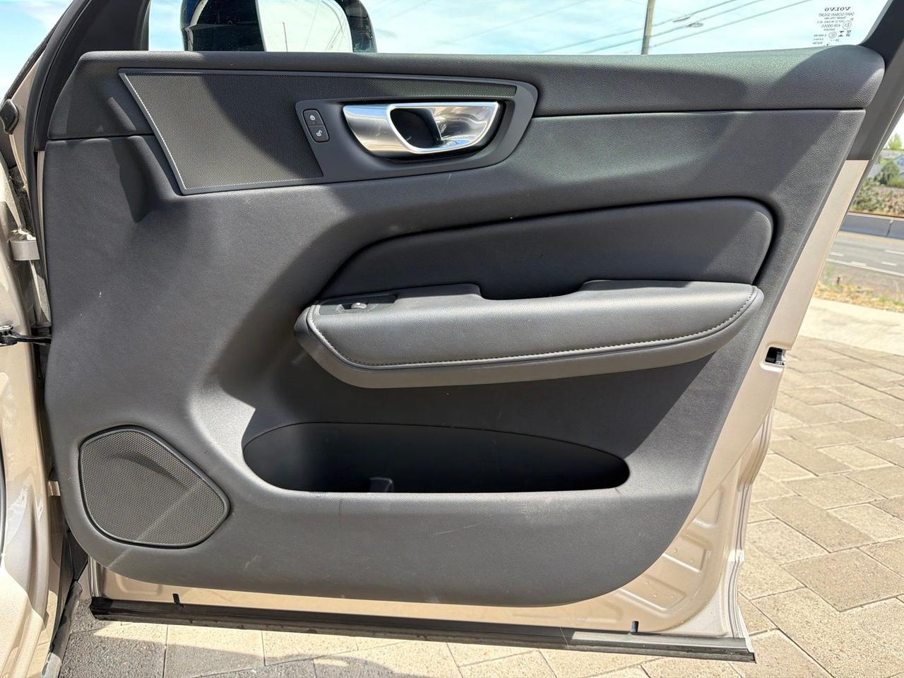 2025 Volvo XC60 B5 Plus Bend OR