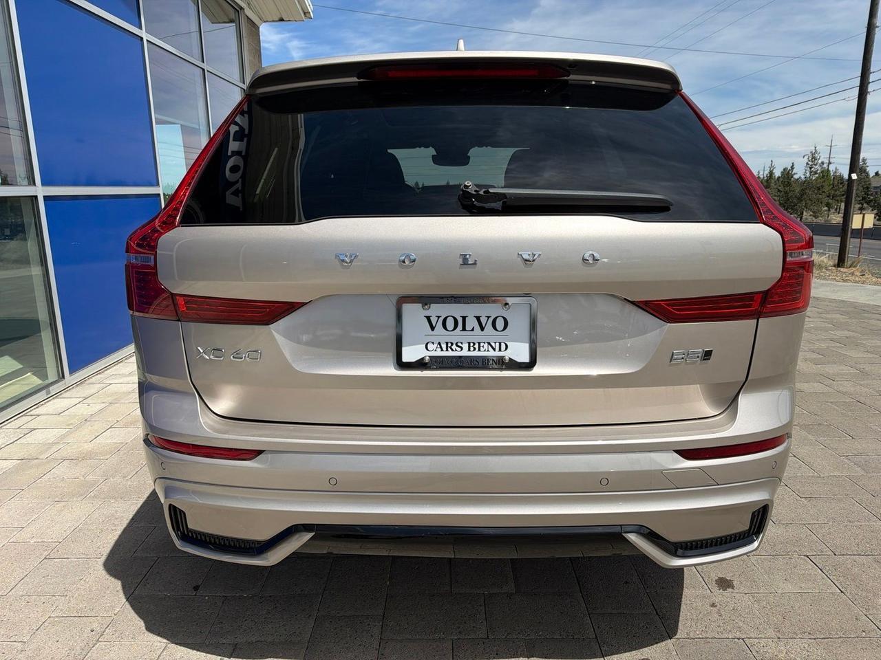 2025 Volvo XC60 B5 Plus Bend OR