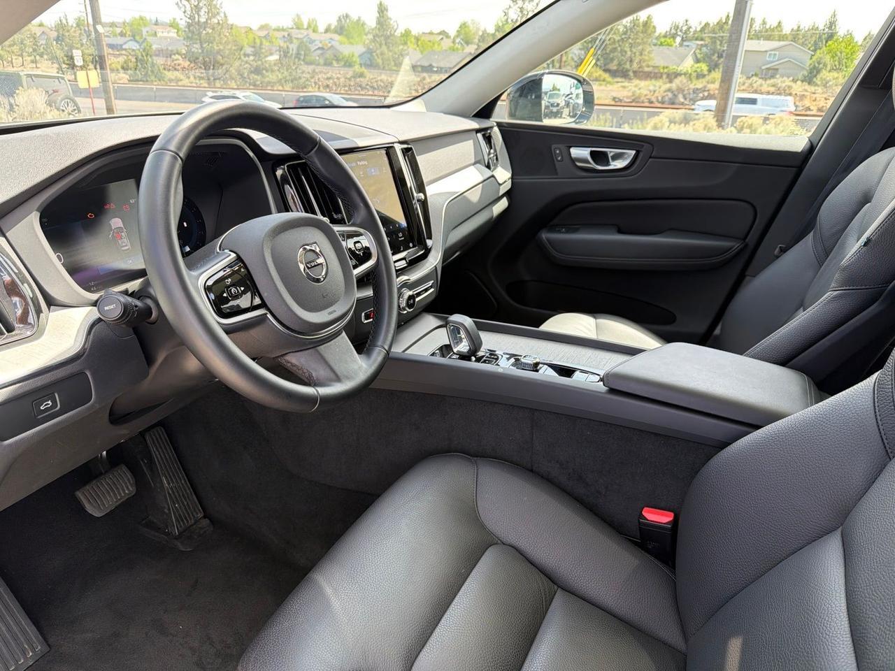 2025 Volvo XC60 B5 Plus Bend OR
