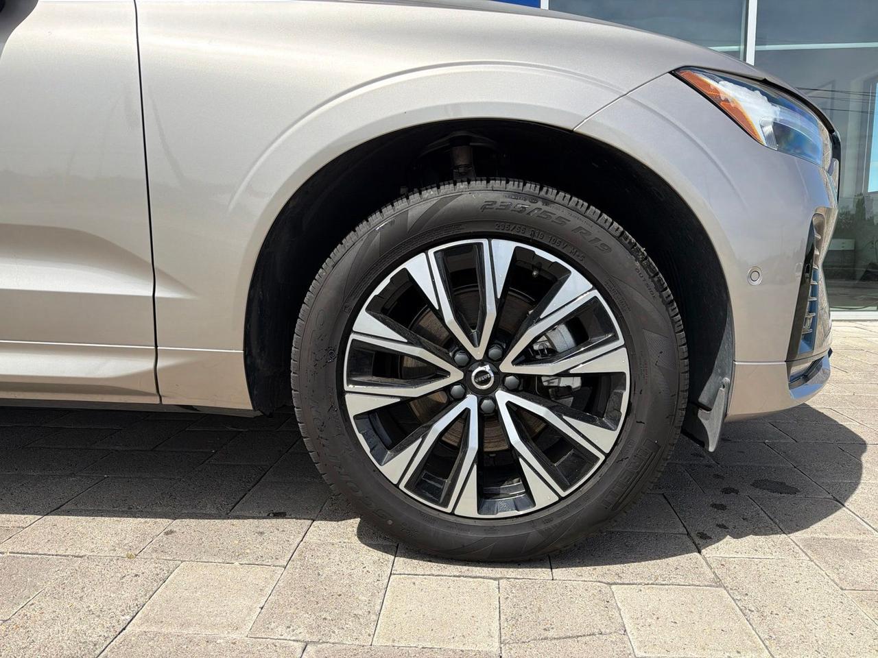 2025 Volvo XC60 B5 Plus Bend OR