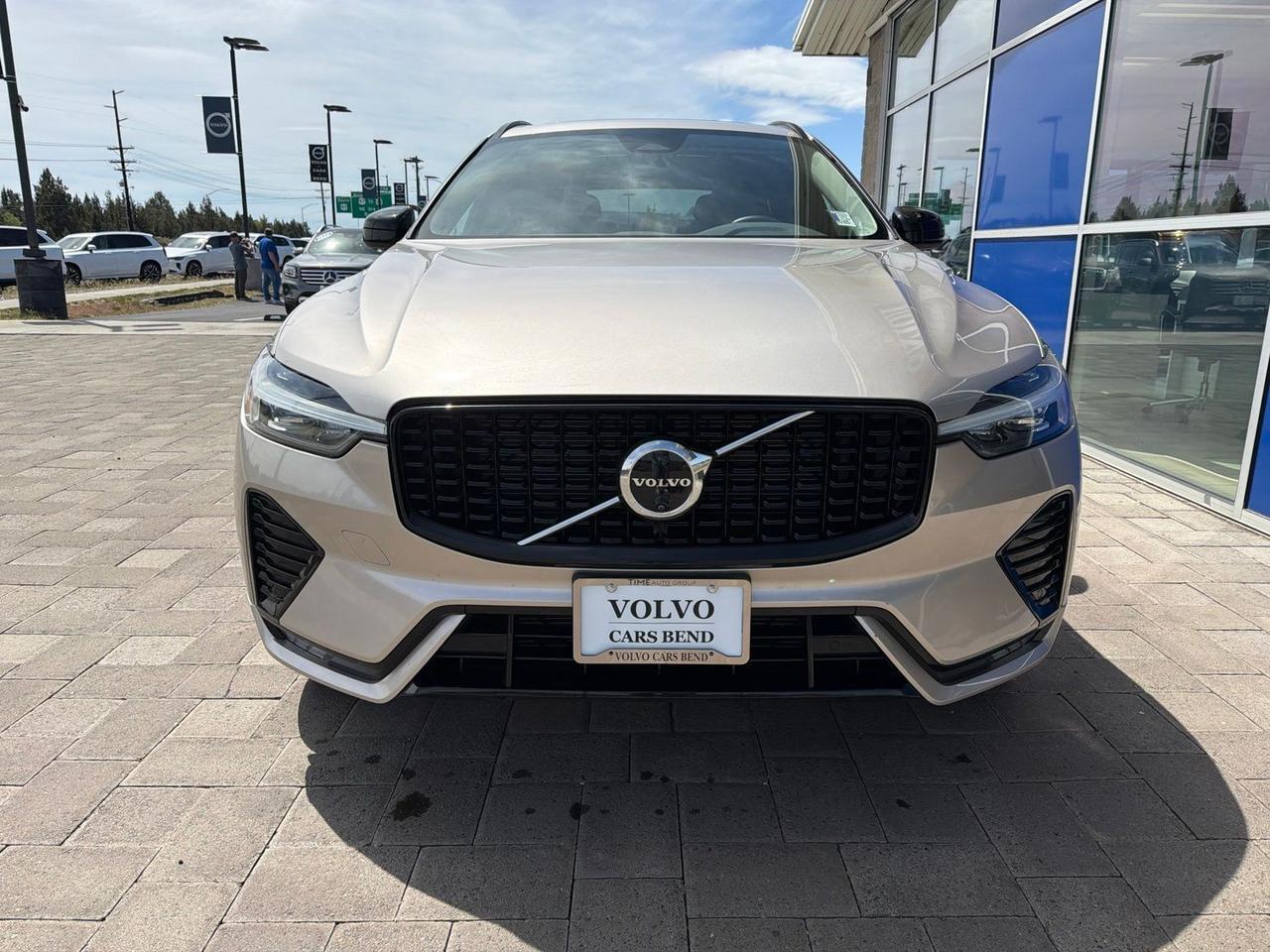 2025 Volvo XC60 B5 Plus Bend OR