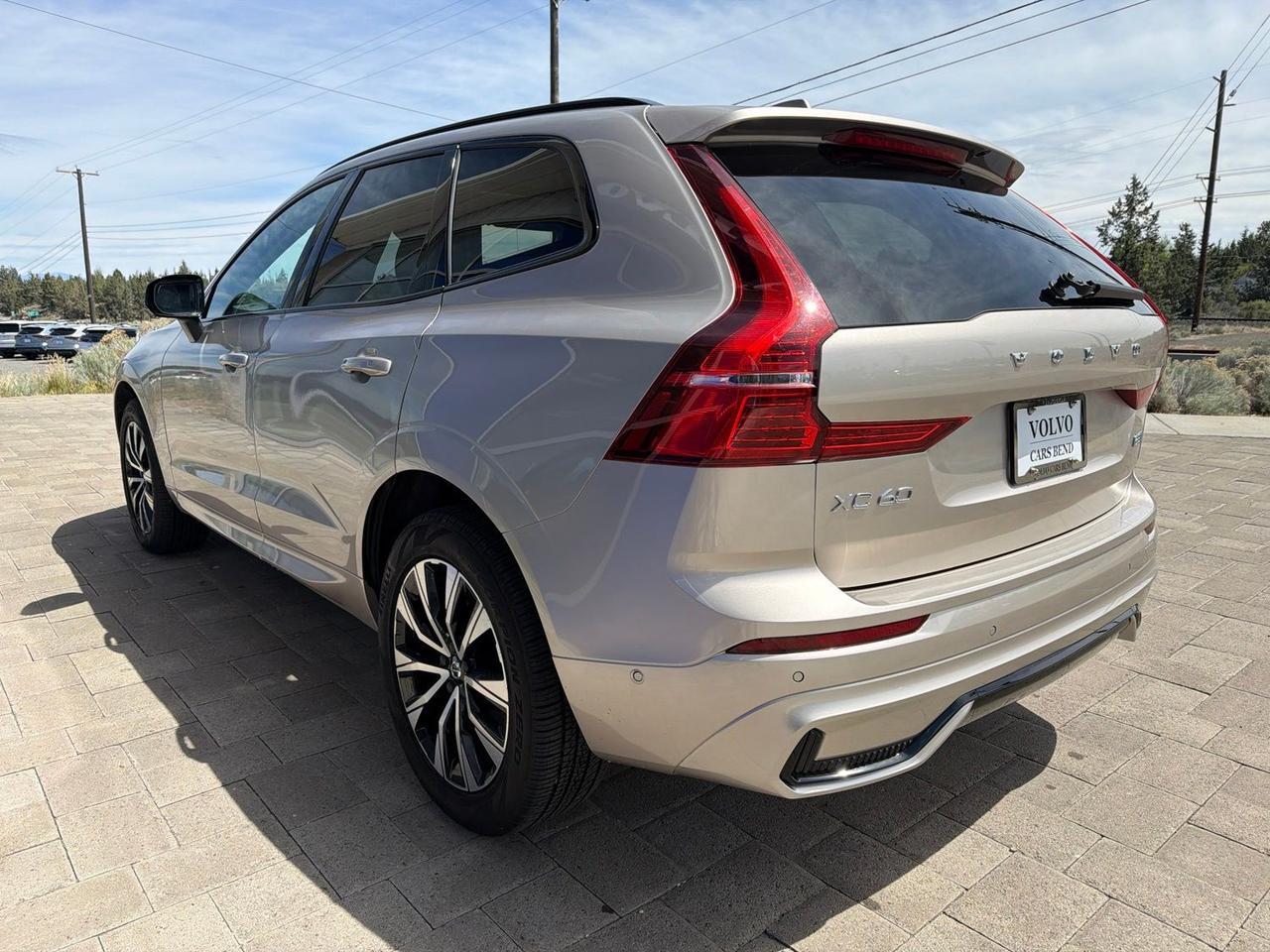 2025 Volvo XC60 B5 Plus Bend OR
