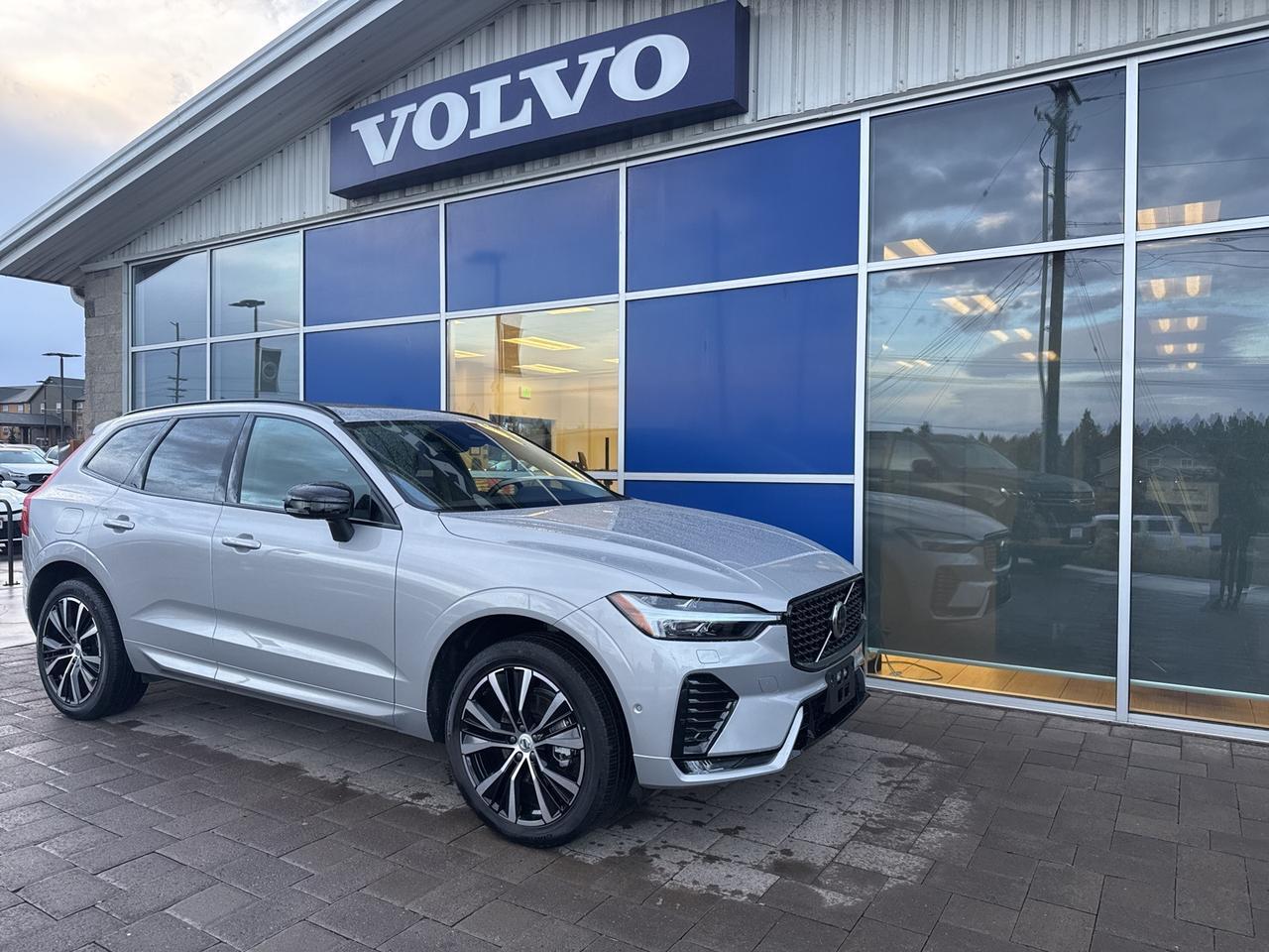 2025 Volvo XC60 B5 Plus