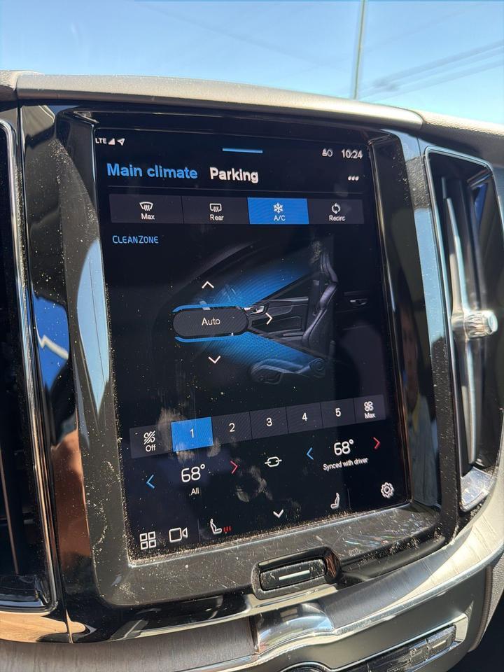 2025 Volvo XC60 B5 Plus Bend OR