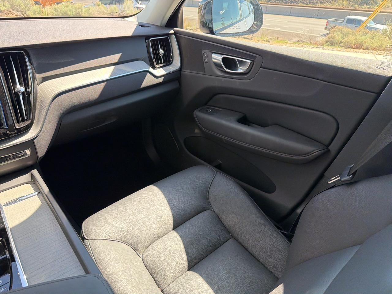 2025 Volvo XC60 B5 Plus Bend OR