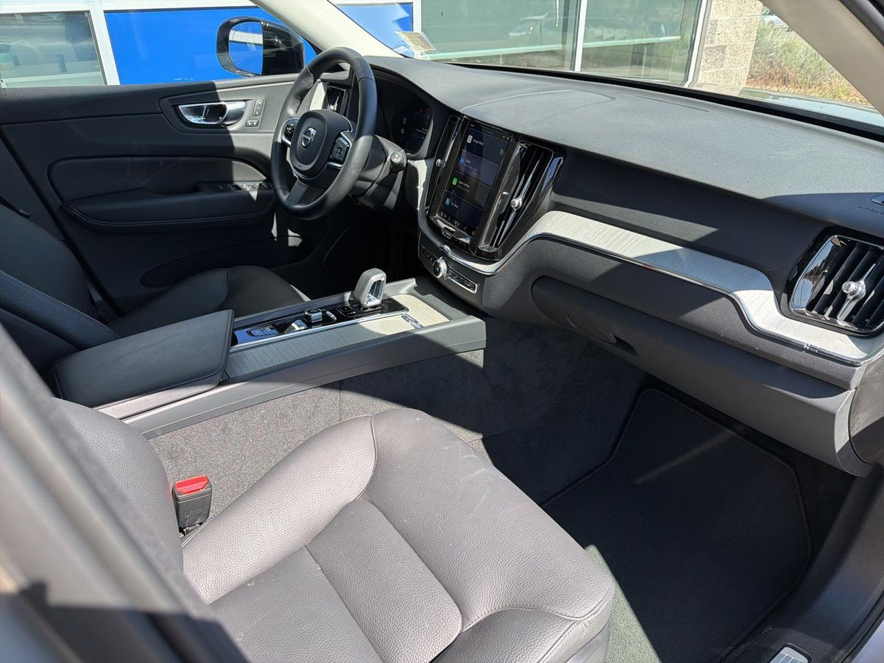 2025 Volvo XC60 B5 Plus Bend OR