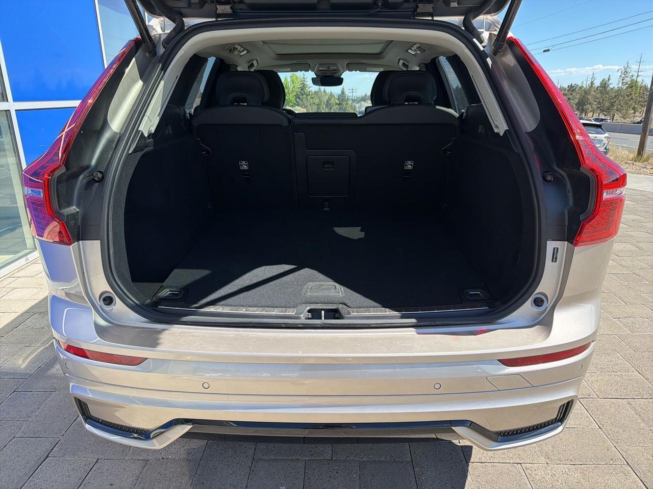 2025 Volvo XC60 B5 Plus Bend OR