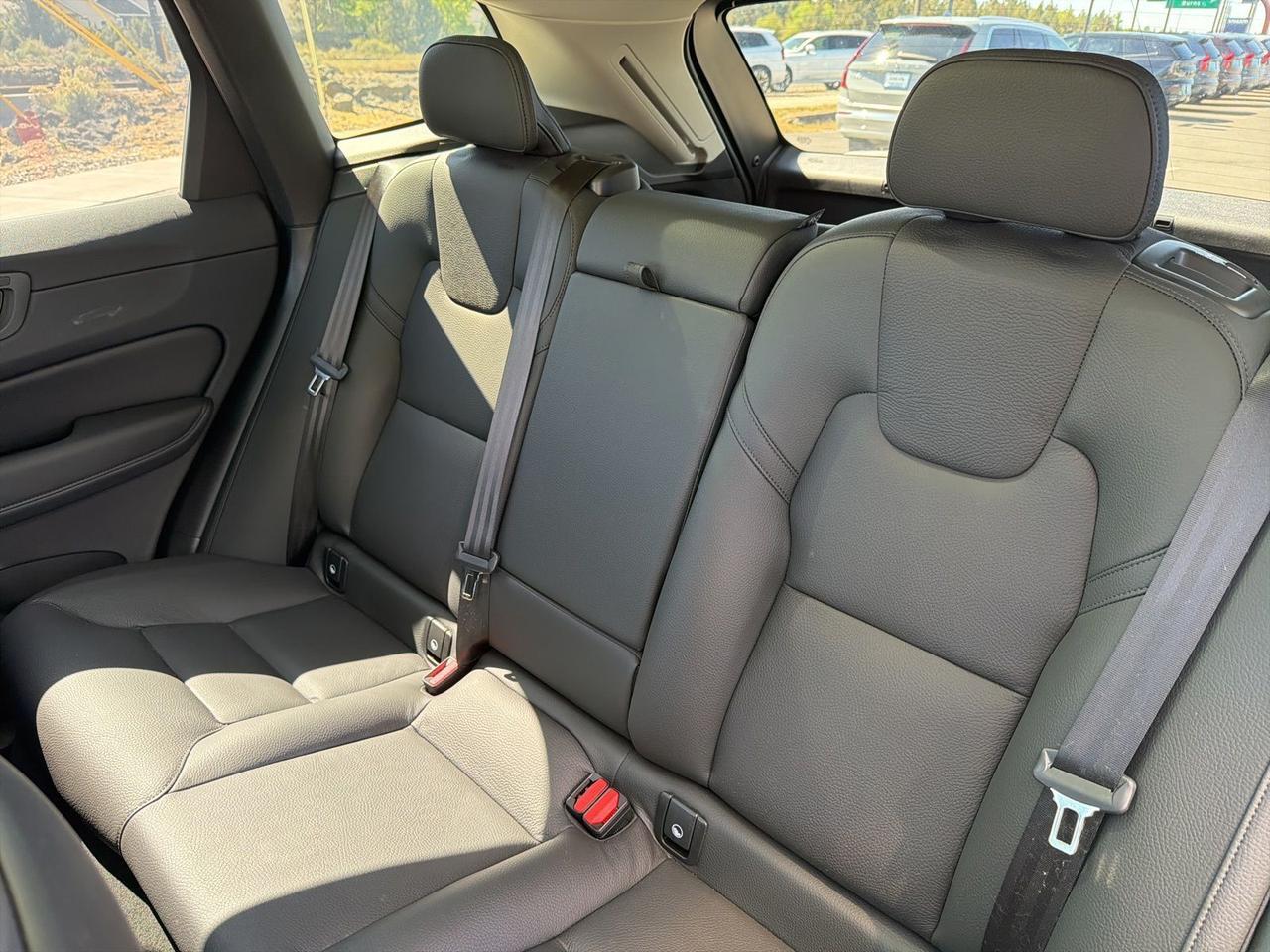 2025 Volvo XC60 B5 Plus Bend OR