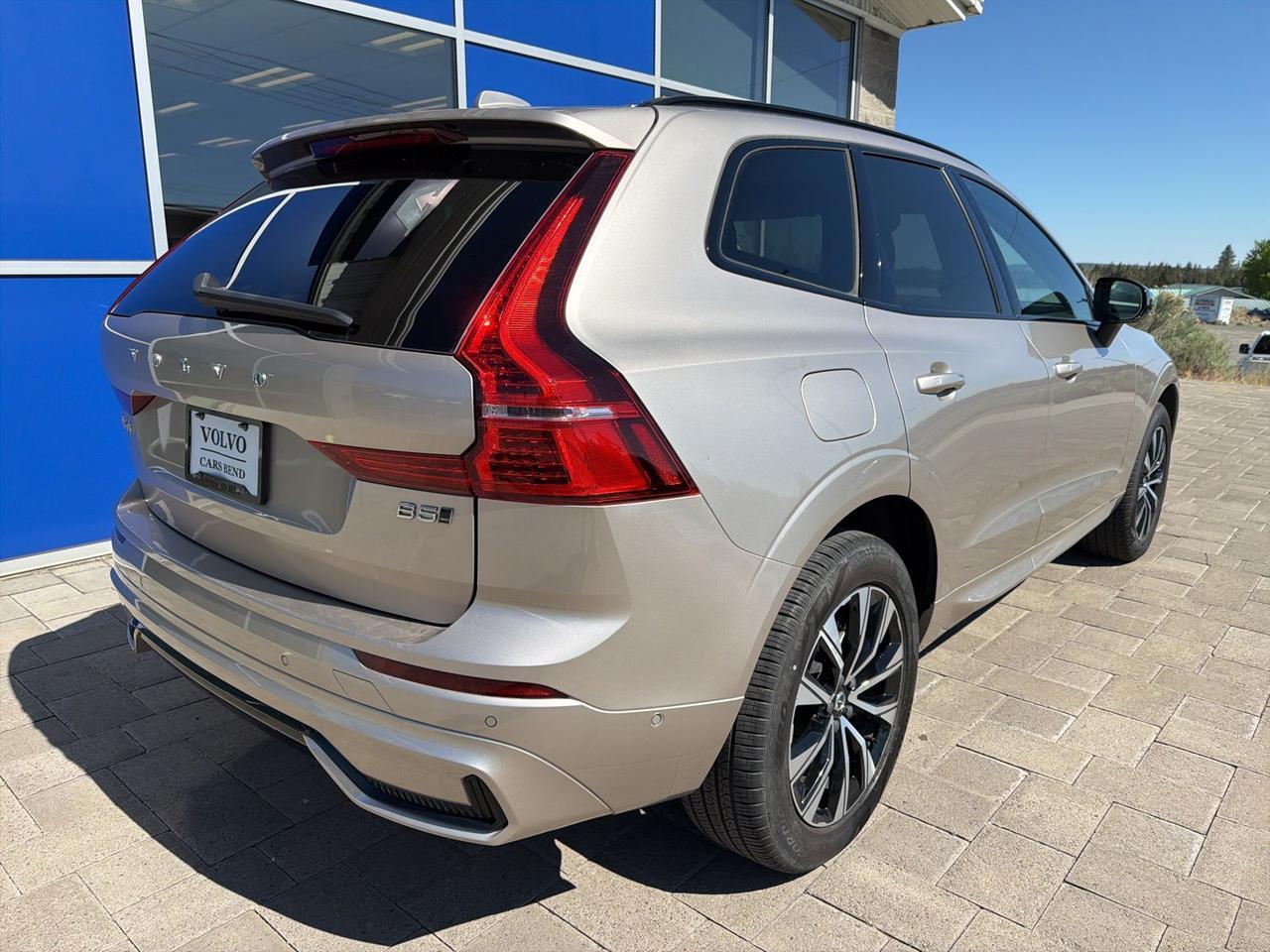 2025 Volvo XC60 B5 Plus Bend OR