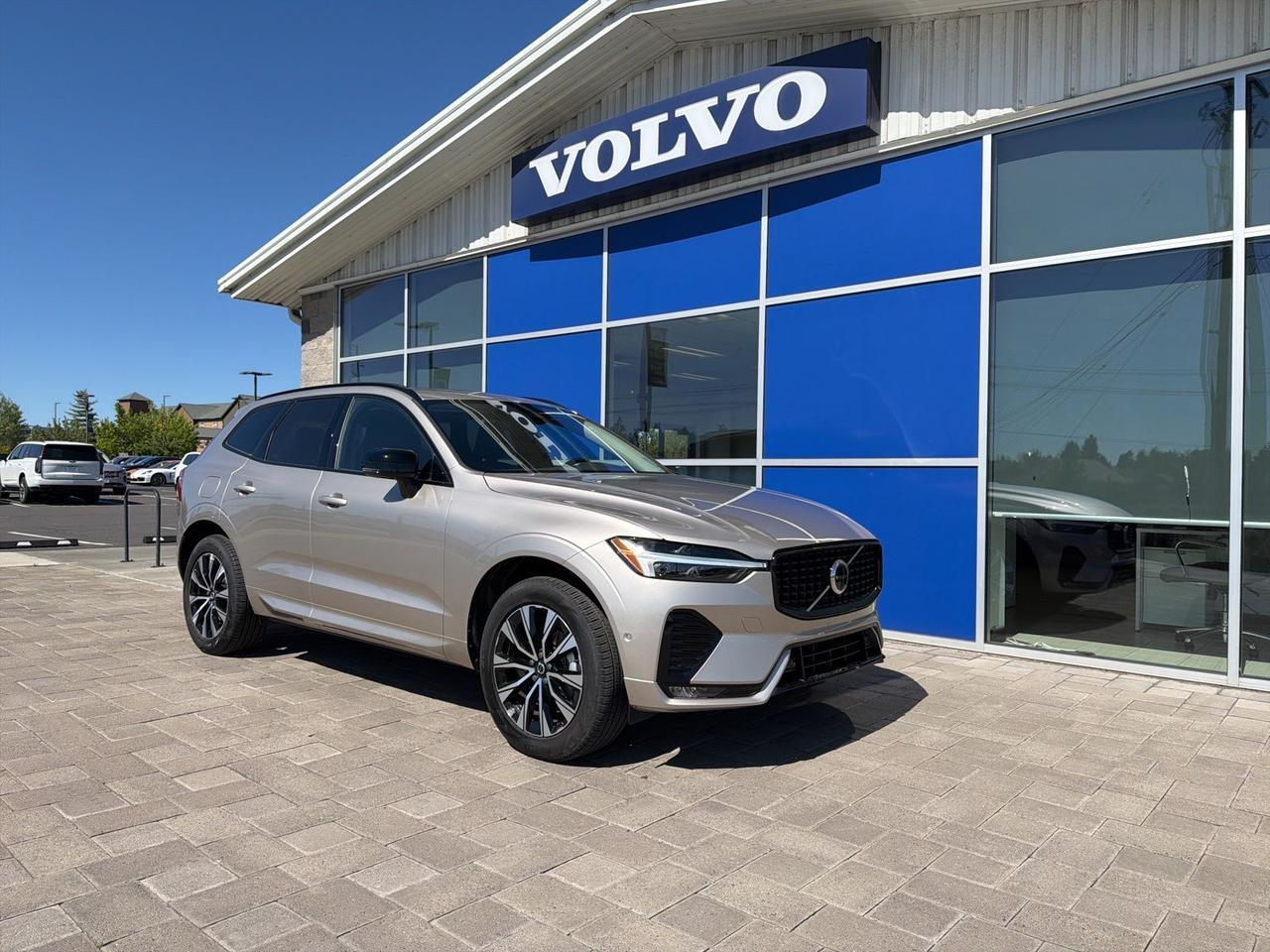2025 Volvo XC60 B5 Plus