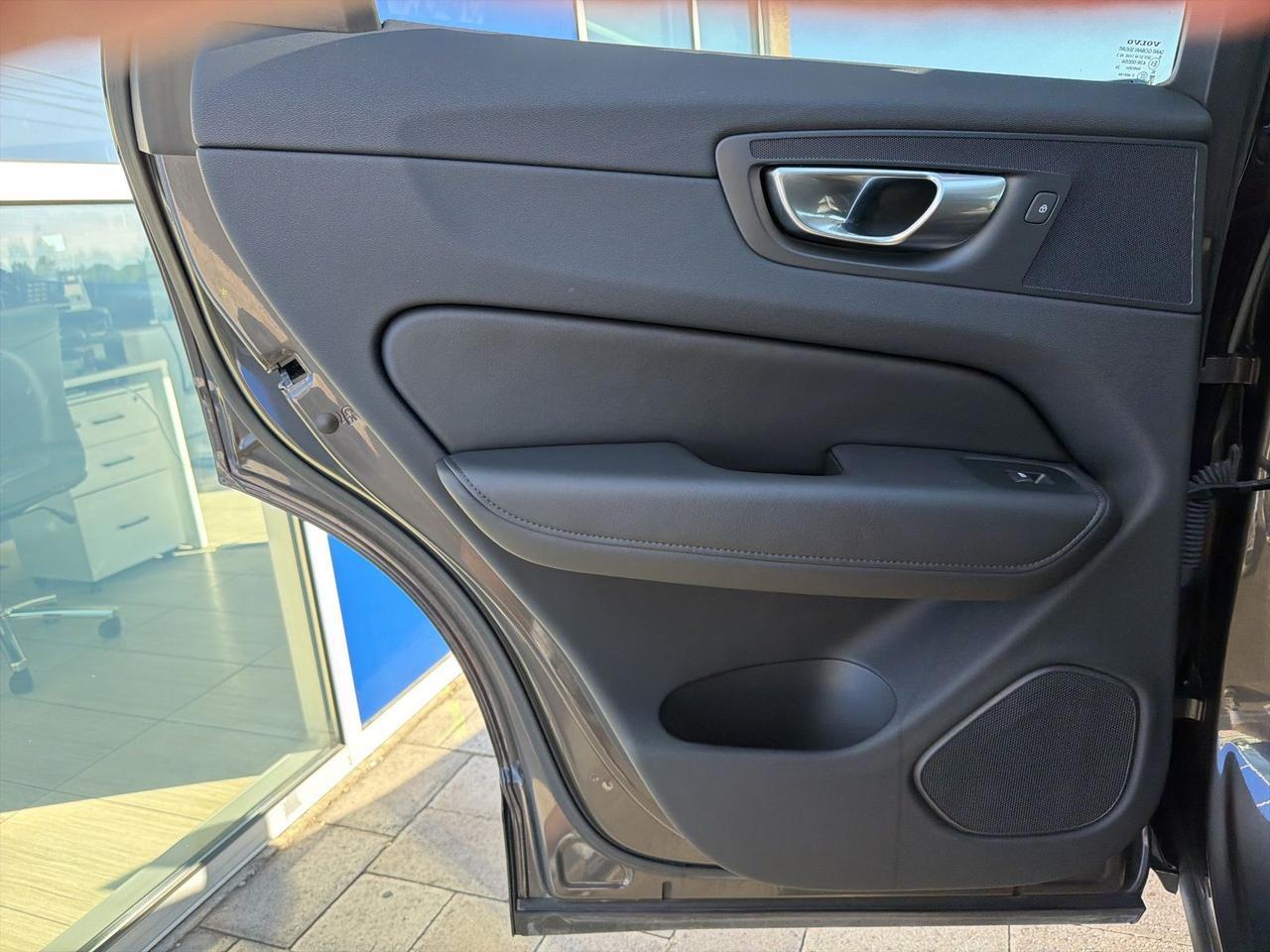 2025 Volvo XC60 B5 Plus Bend OR