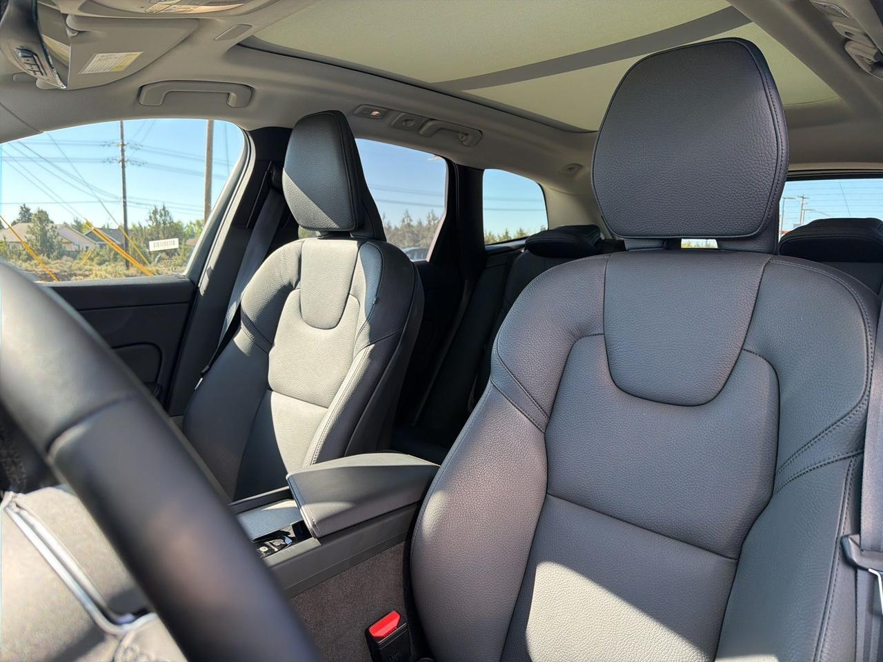 2025 Volvo XC60 B5 Plus Bend OR