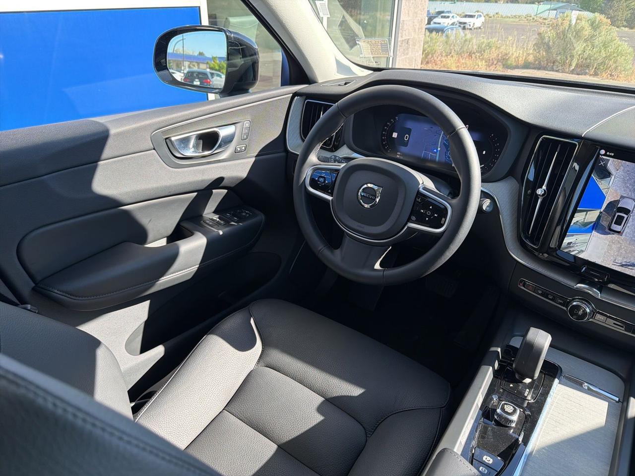 2025 Volvo XC60 B5 Plus Bend OR