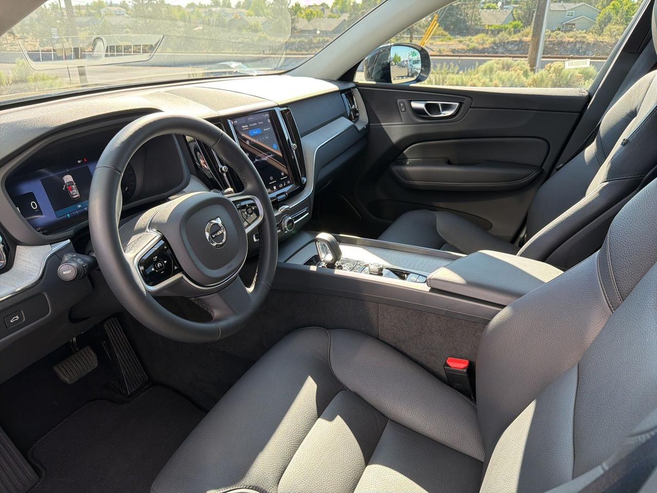 2025 Volvo XC60 B5 Plus Bend OR