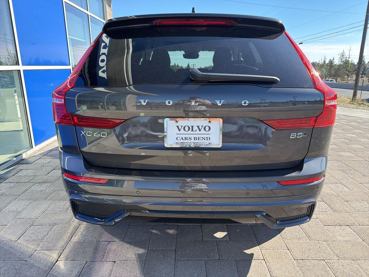 2025 Volvo XC60 B5 Plus Bend OR