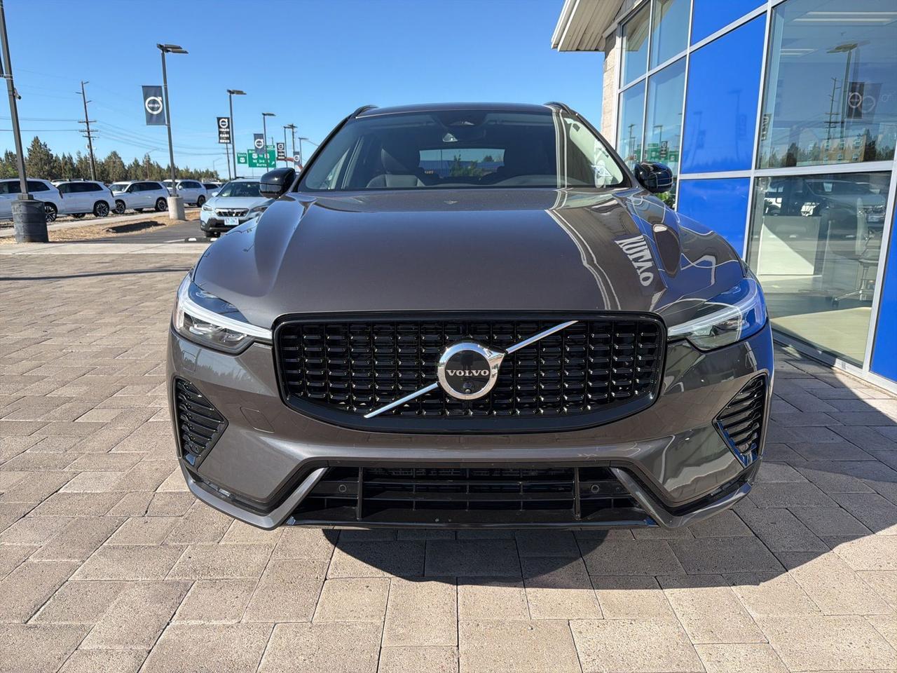 2025 Volvo XC60 B5 Plus Bend OR