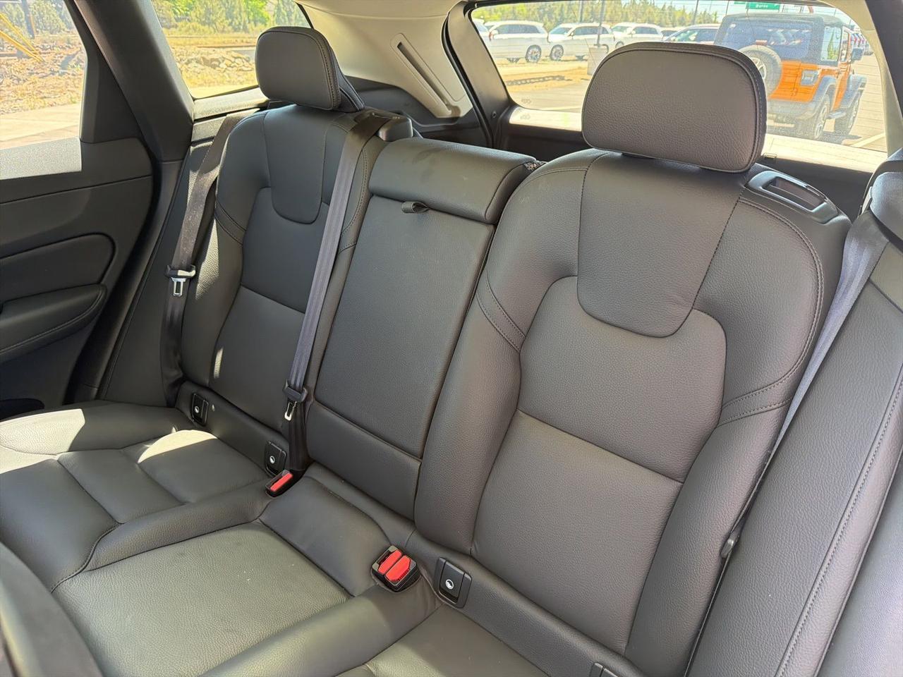 2025 Volvo XC60 B5 Plus Bend OR