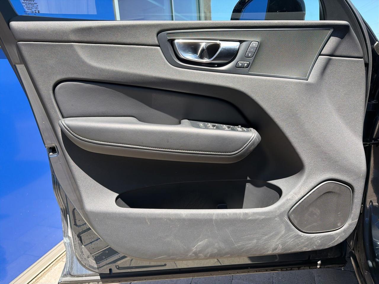 2025 Volvo XC60 B5 Plus Bend OR