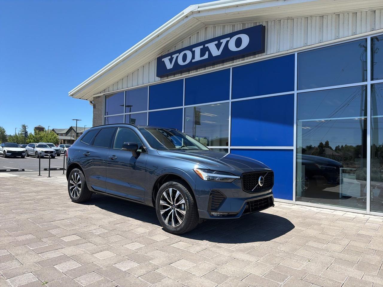 2025 Volvo XC60 B5 Plus