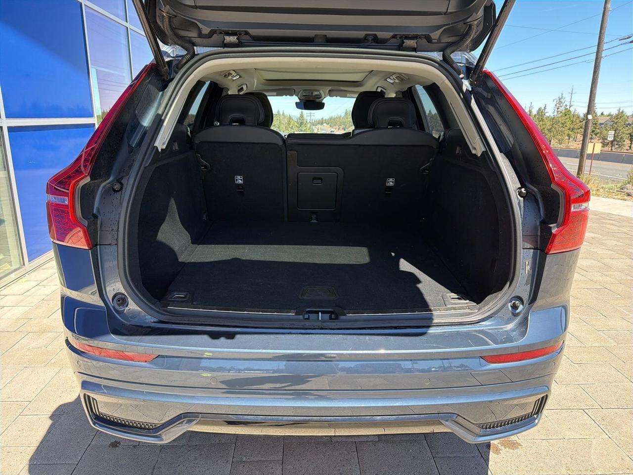 2025 Volvo XC60 B5 Plus Bend OR