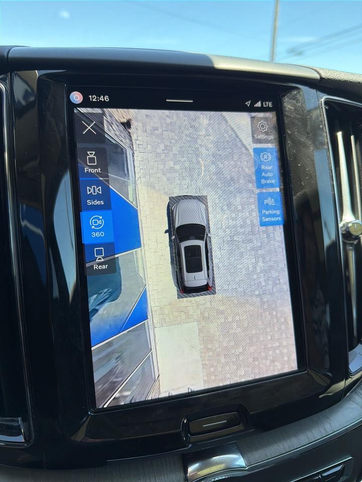 2025 Volvo XC60 B5 Plus Bend OR