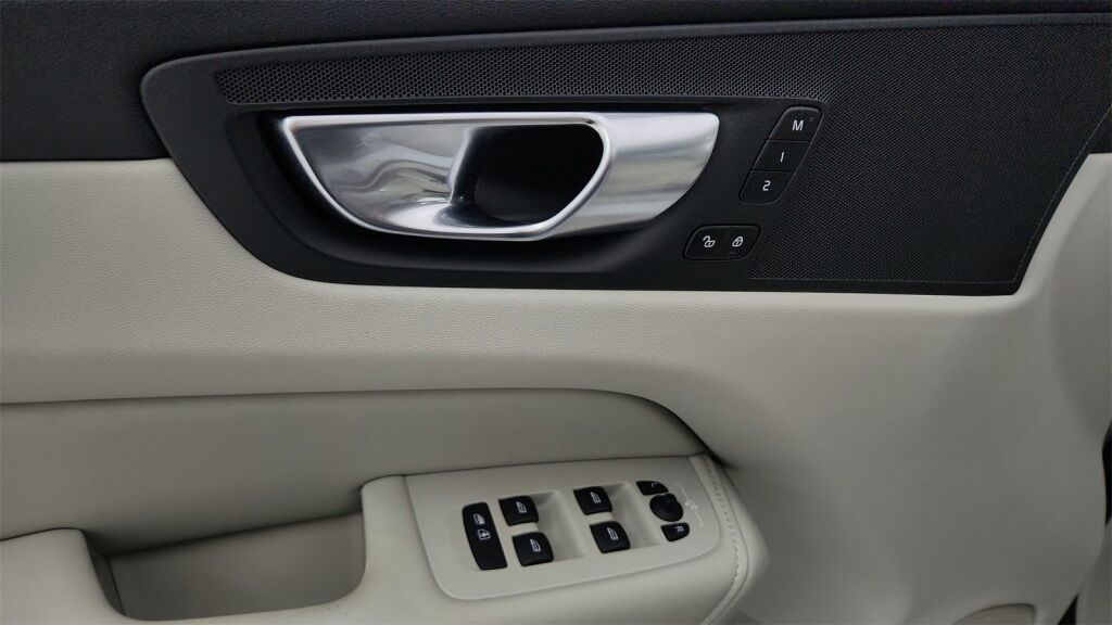 2025 Volvo XC60 B5 Plus Laurel MD