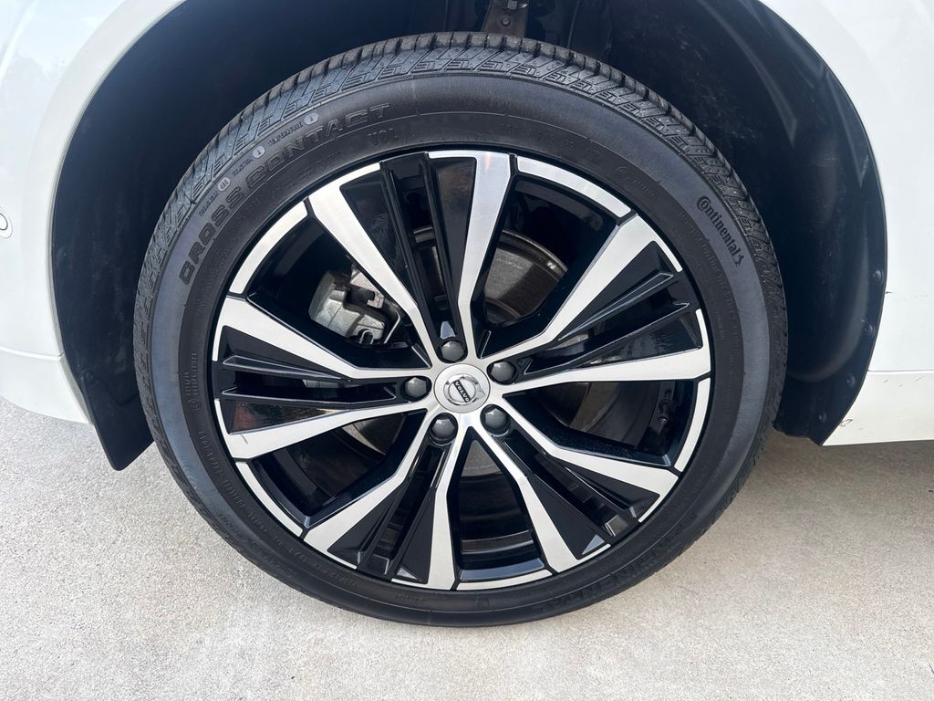 2025 Volvo XC60 B5 Plus Hunt Valley MD