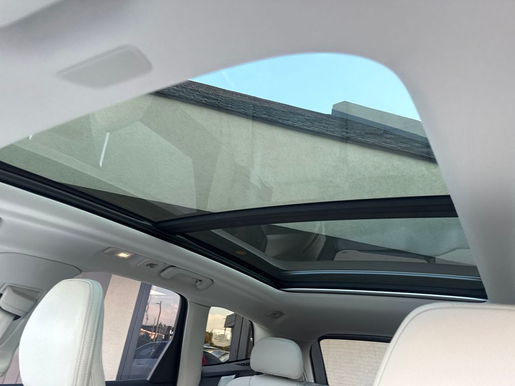 2025 Volvo XC60 B5 Plus Hunt Valley MD