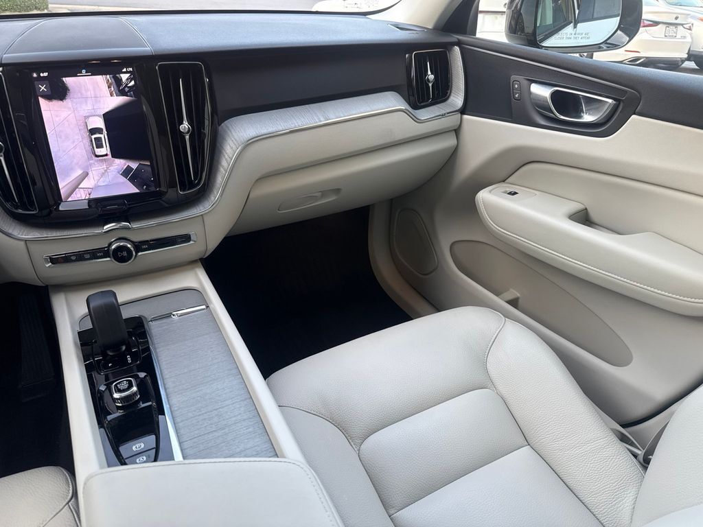 2025 Volvo XC60 B5 Plus Hunt Valley MD
