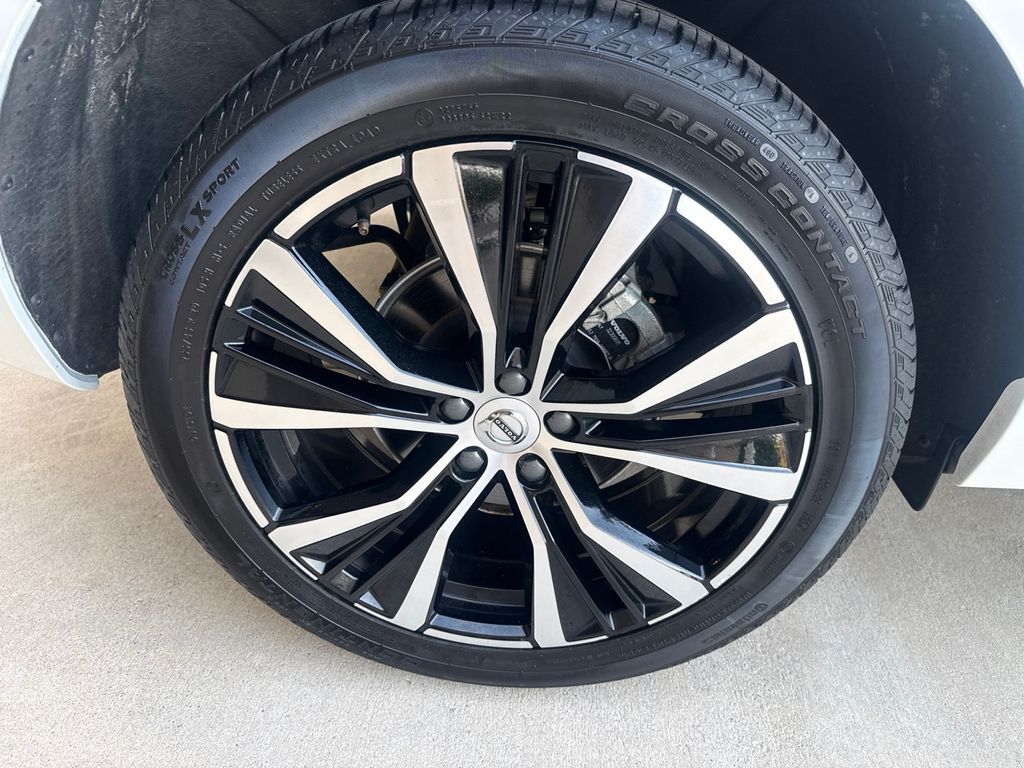 2025 Volvo XC60 B5 Plus Hunt Valley MD