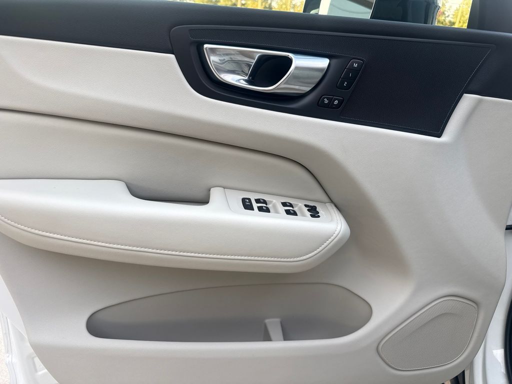 2025 Volvo XC60 B5 Plus Hunt Valley MD