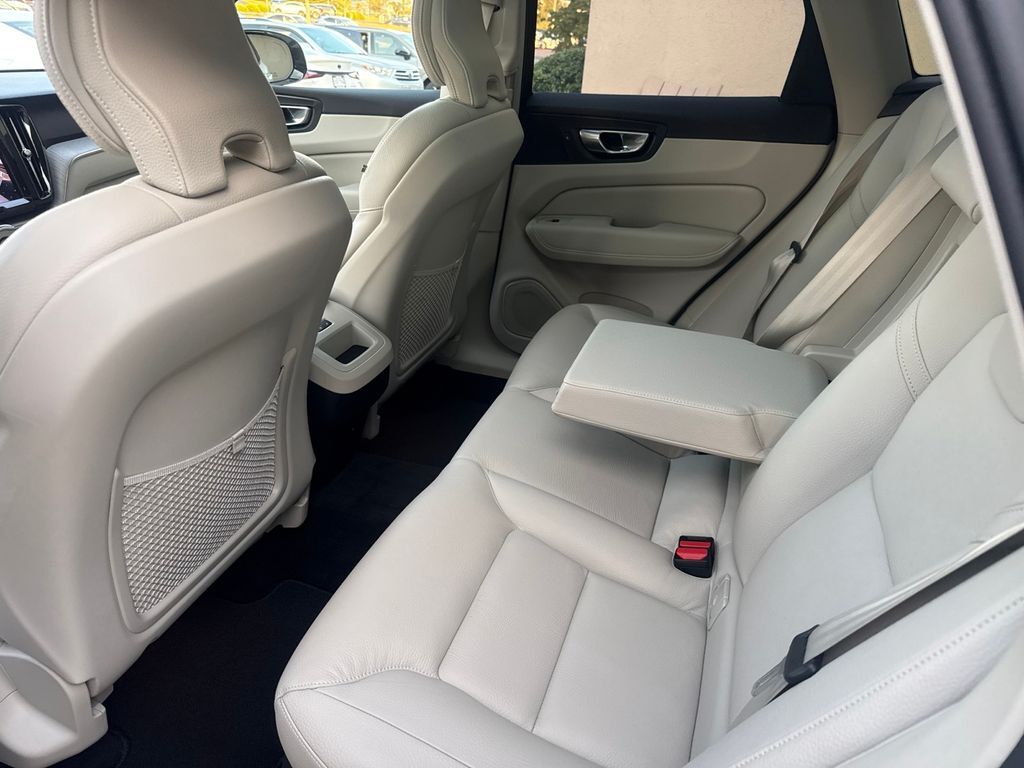 2025 Volvo XC60 B5 Plus Hunt Valley MD
