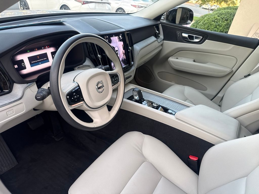 2025 Volvo XC60 B5 Plus Hunt Valley MD