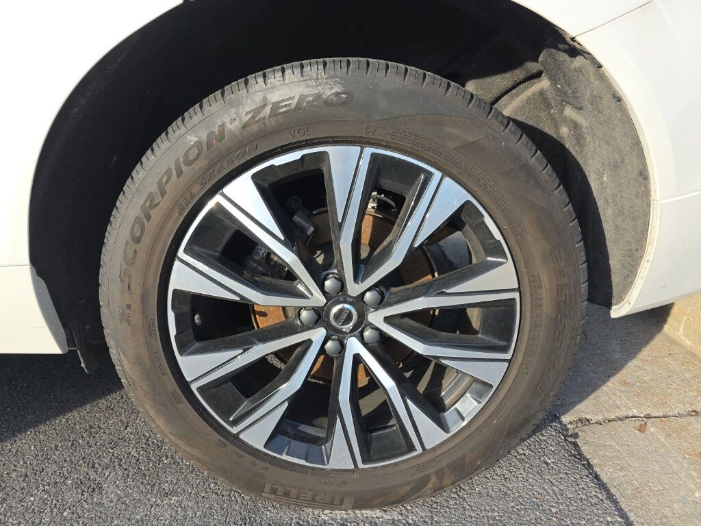 2025 Volvo XC60 B5 Plus Hunt Valley MD