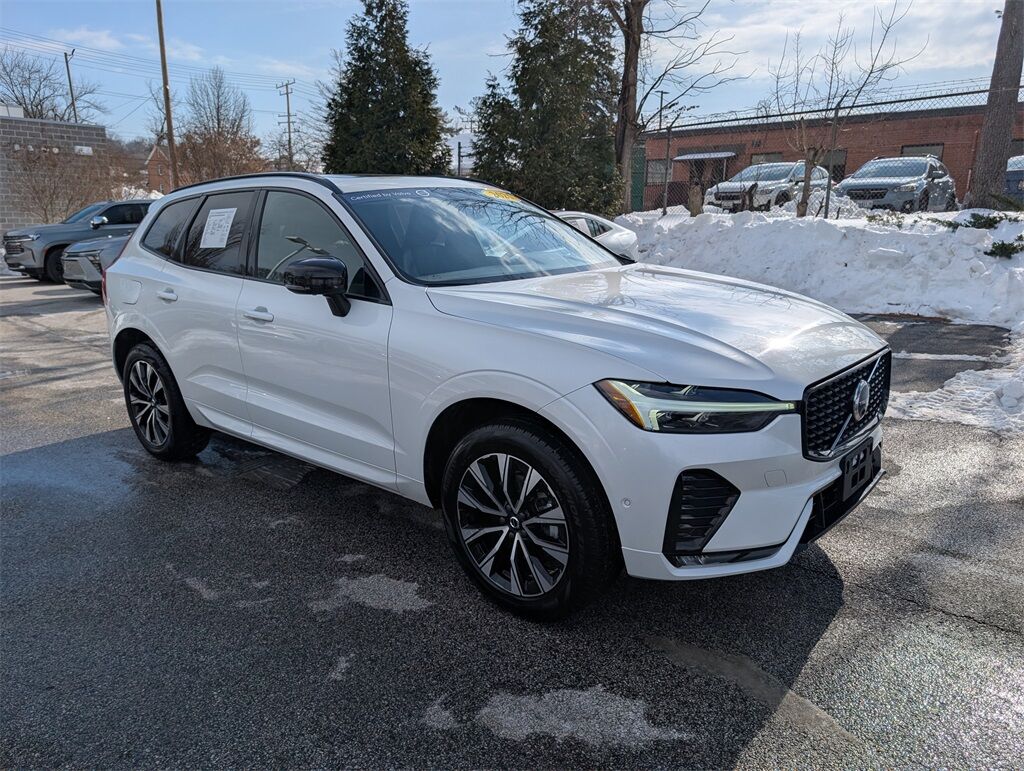 2025 Volvo XC60 B5 Plus