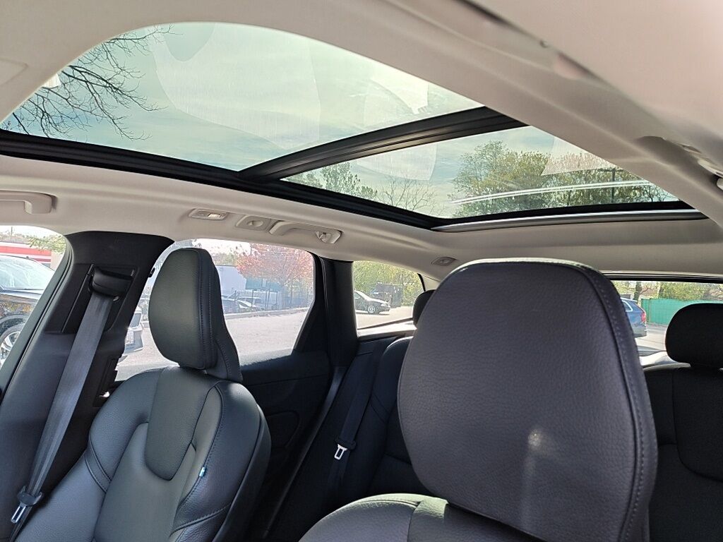 2025 Volvo XC60 B5 Plus Hunt Valley MD