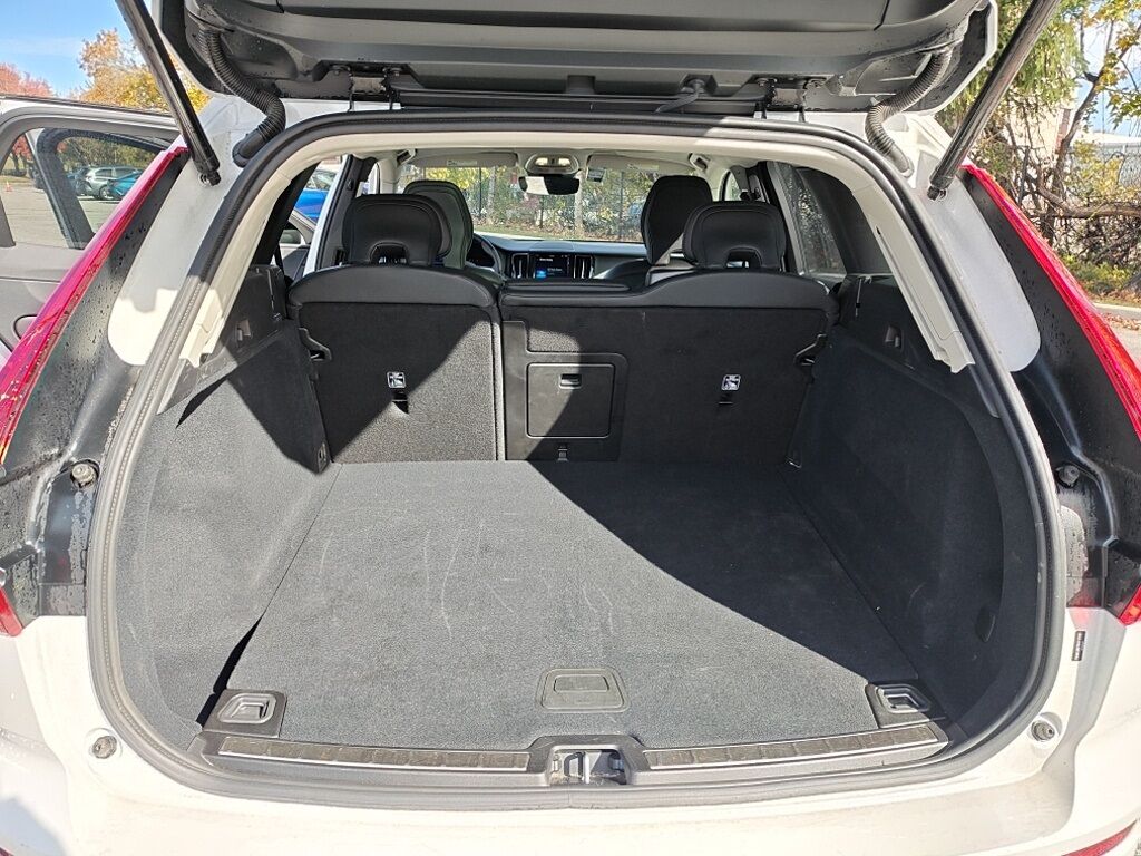 2025 Volvo XC60 B5 Plus Hunt Valley MD