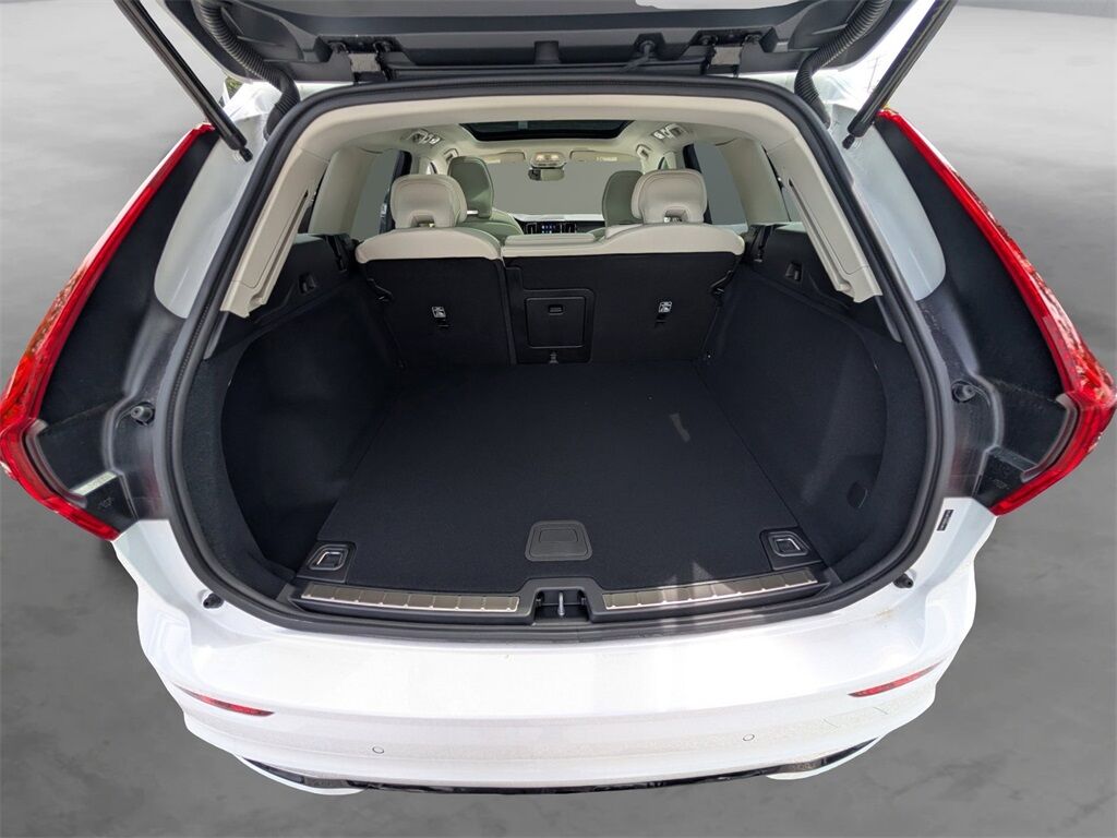 2025 Volvo XC60 B5 Plus Hunt Valley MD