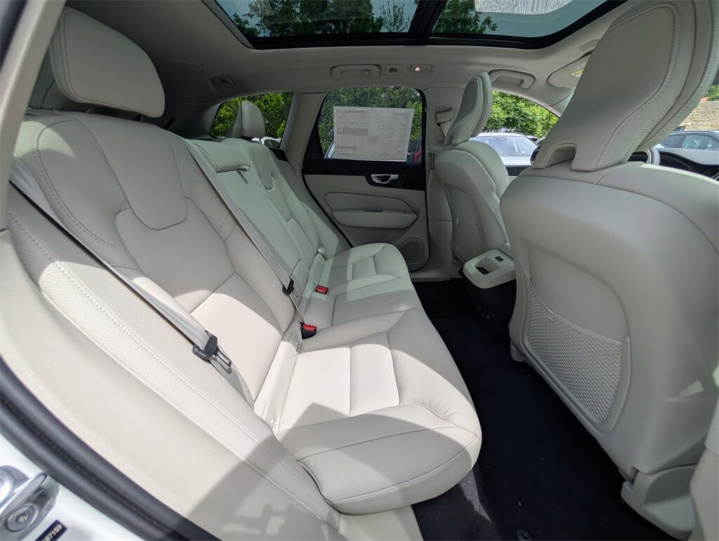2025 Volvo XC60 B5 Plus Hunt Valley MD