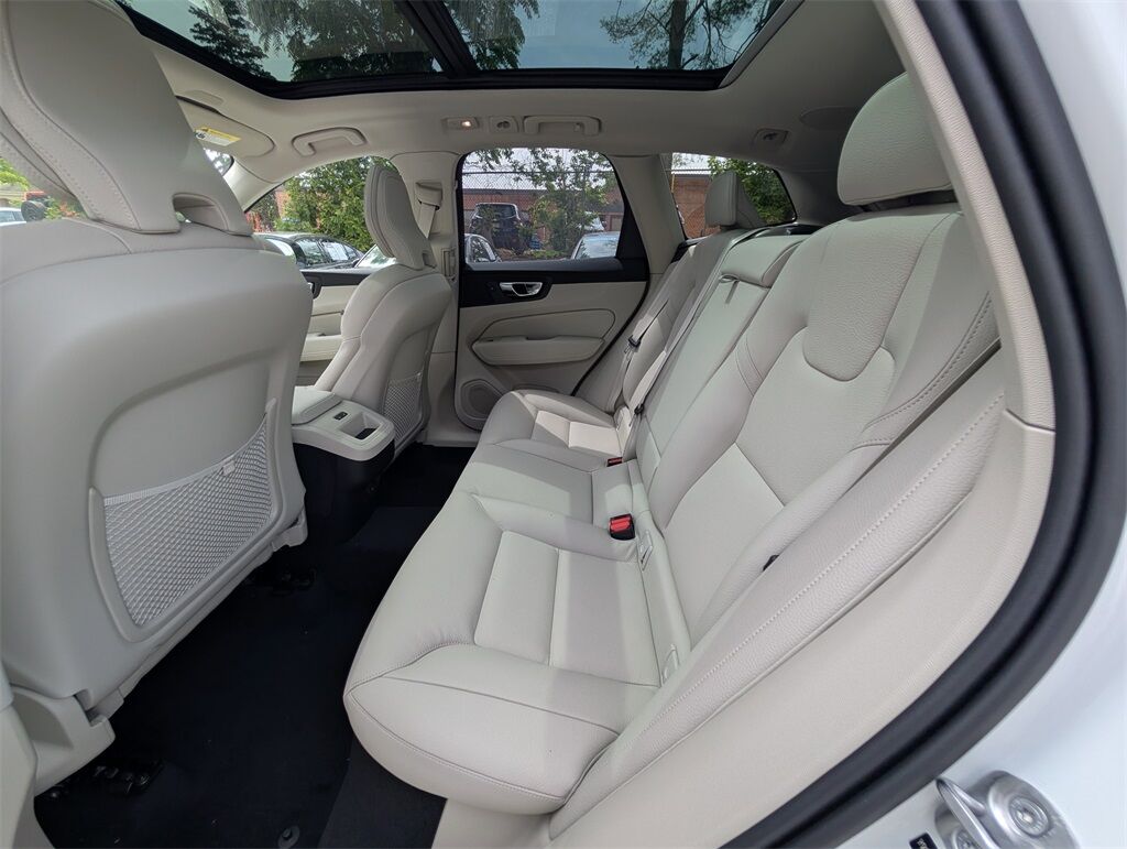 2025 Volvo XC60 B5 Plus Hunt Valley MD