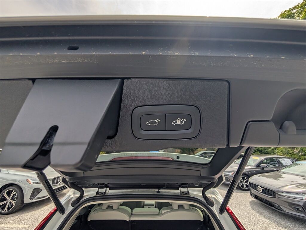 2025 Volvo XC60 B5 Plus Hunt Valley MD