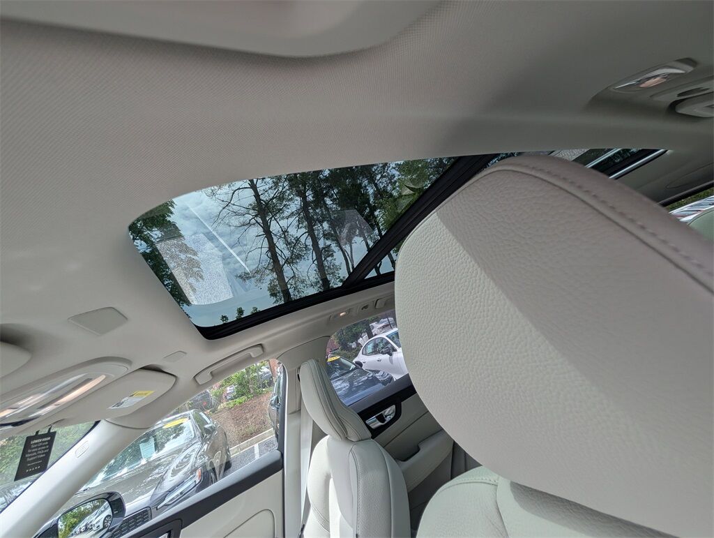 2025 Volvo XC60 B5 Plus Hunt Valley MD