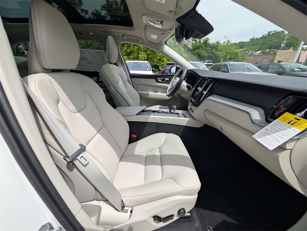 2025 Volvo XC60 B5 Plus Hunt Valley MD