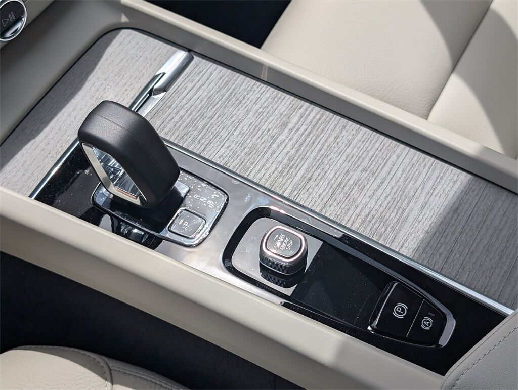 2025 Volvo XC60 B5 Plus Hunt Valley MD