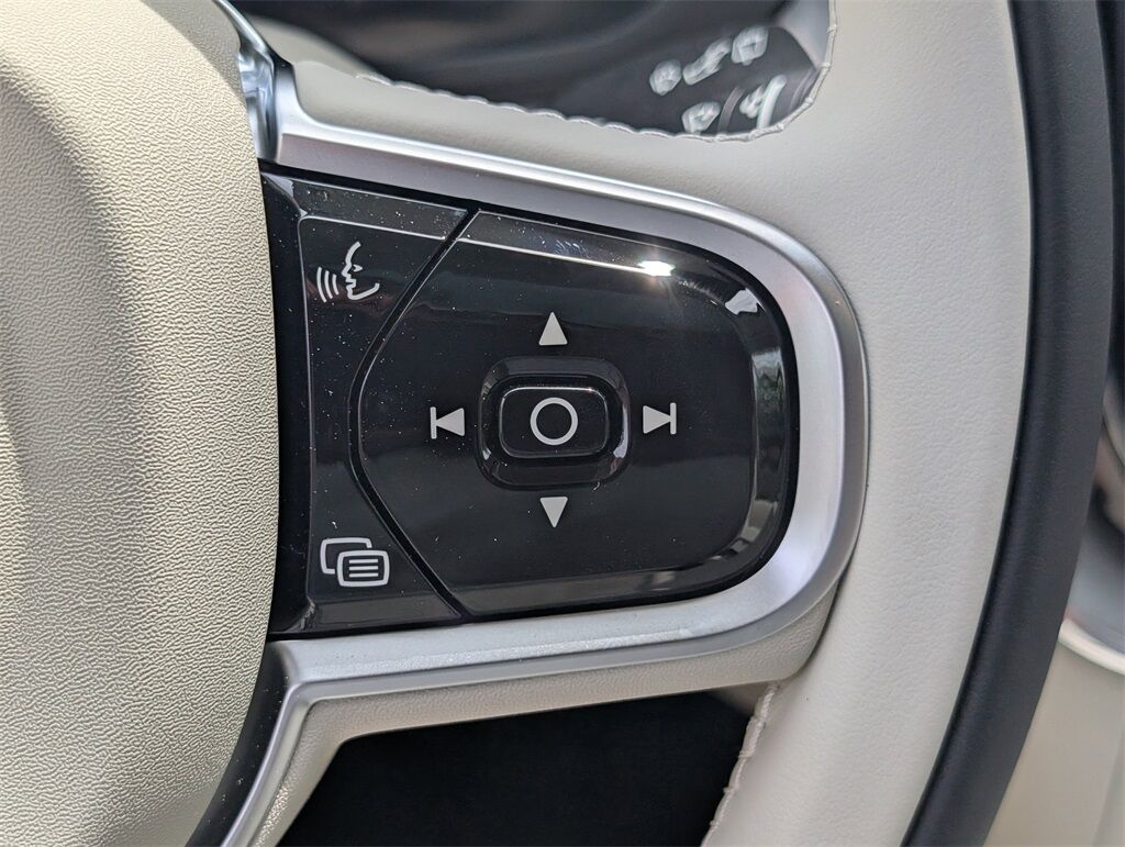 2025 Volvo XC60 B5 Plus Hunt Valley MD
